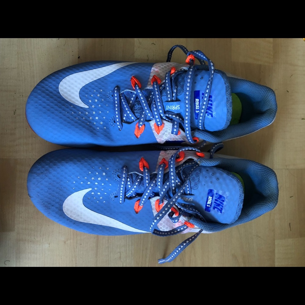 Nike indoor soccer field shoes